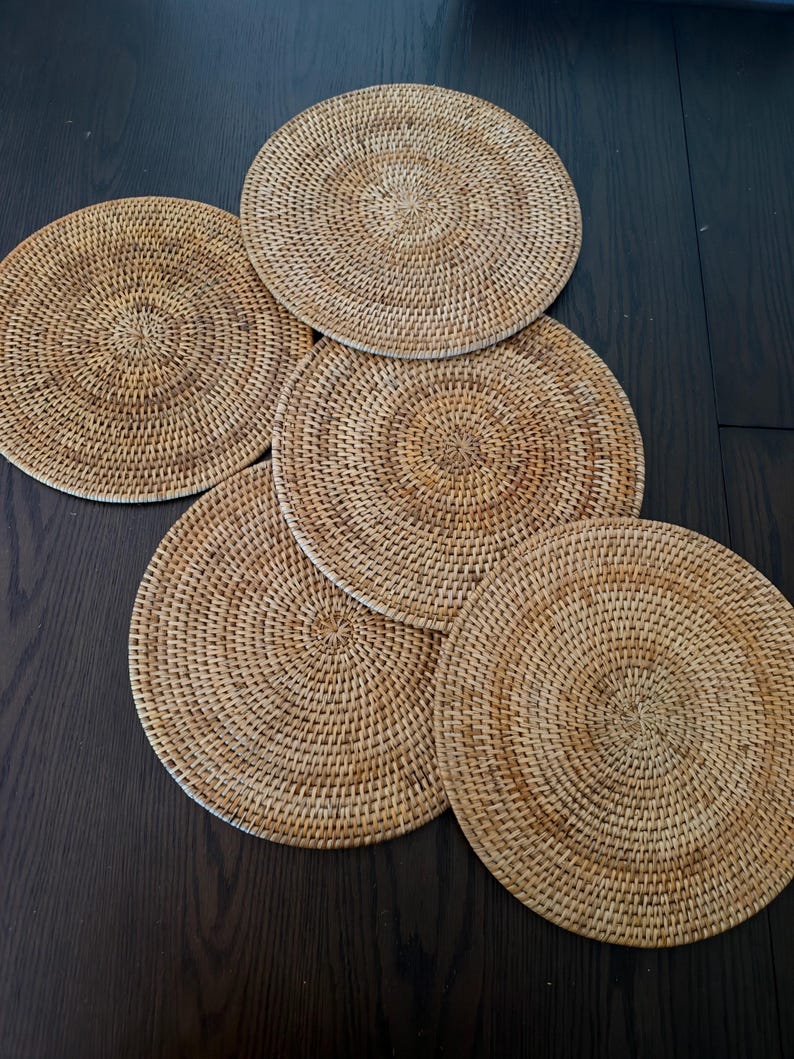 Handwoven Rattan Placemats, Natural Round Woven Table Mats, Set of 5, Boho  Dining Decor, Rustic Farmhouse Table Setting