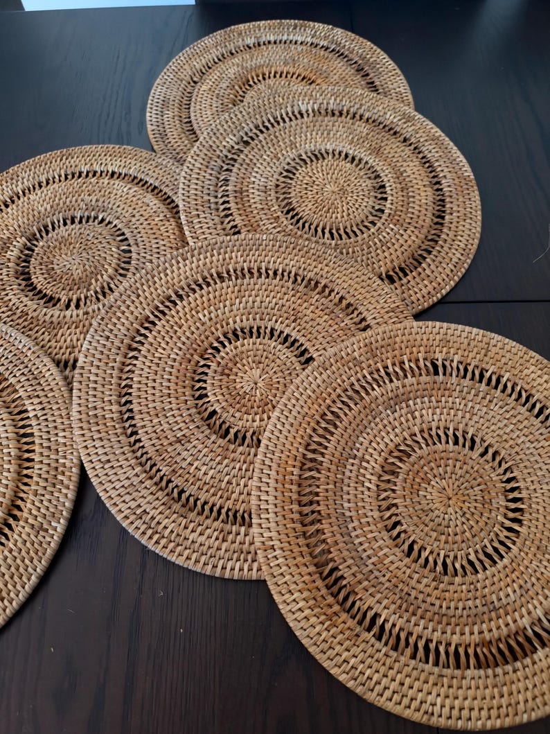 Handwoven Rattan Placemats, Natural Round Woven Table Mats, Set of 6, Boho Dining Table Decor, Rustic Farmhouse Table Setting