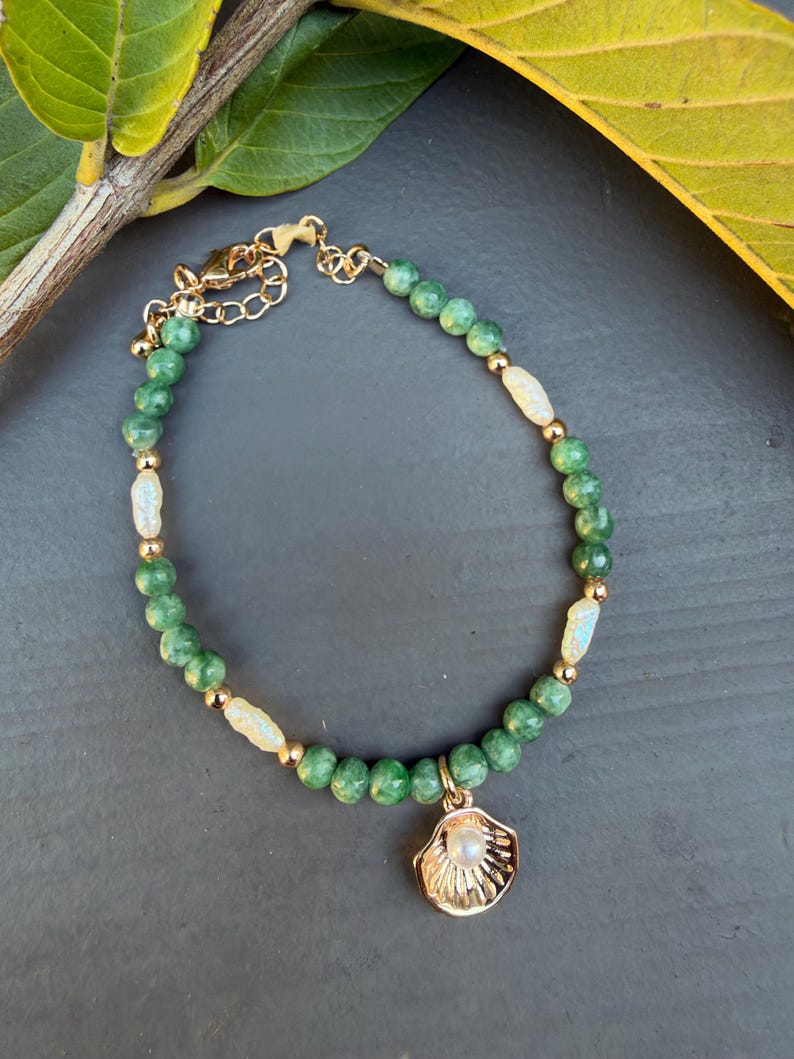 Green Jade Baroque Pearl Bracelet, Gold Seashell Charm, Ocean Inspired Jewelry