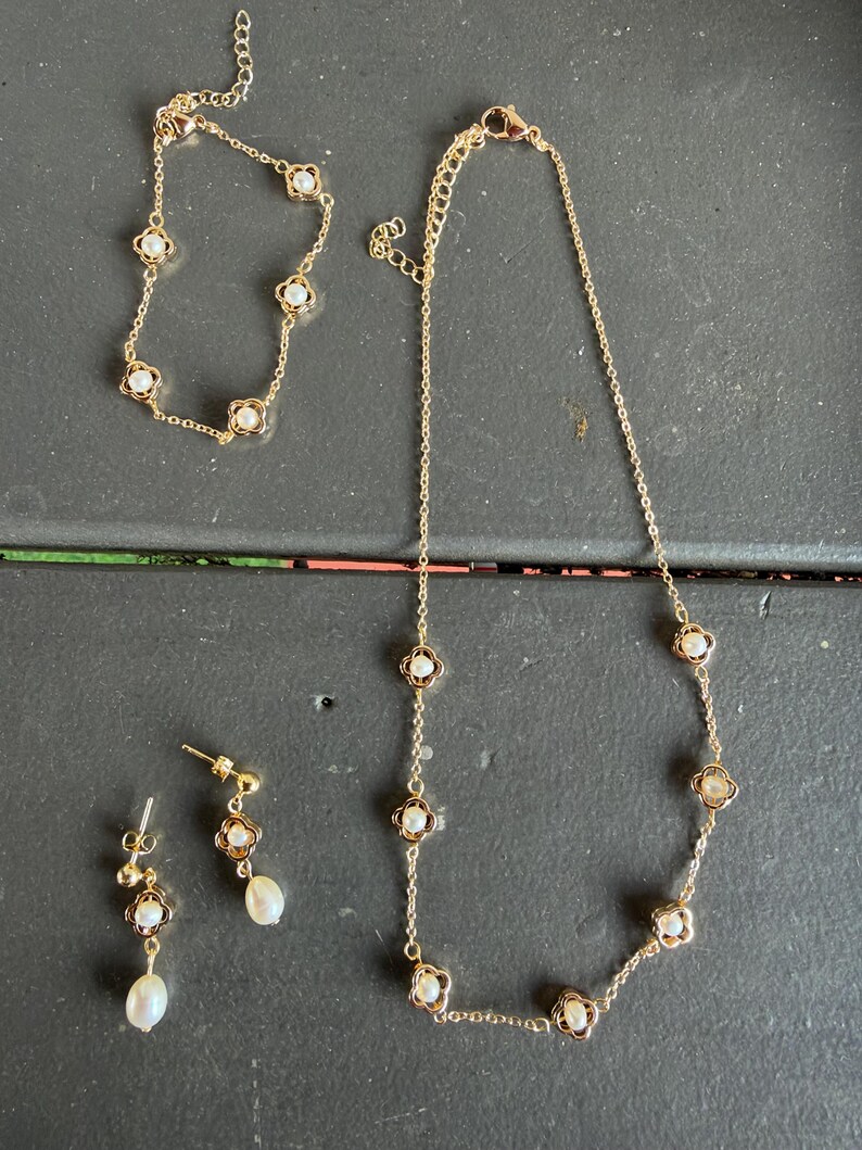 Cultured Pearl Jewelry Set, Necklace , Bracelet and Earrings, Gold Tone Handmade Gift for Her
